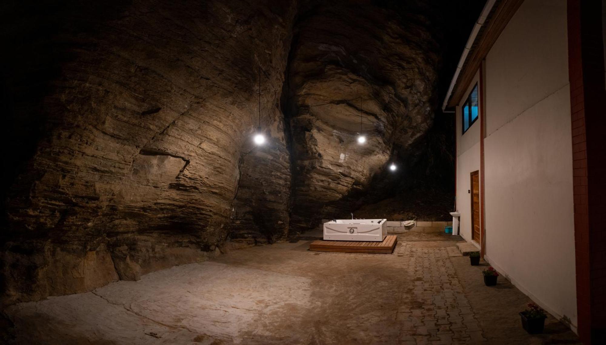 Cave Hill By Ferns Āīzawl Exterior foto
